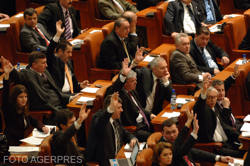 Suspendarea președintelui Băsescu de către Parlament